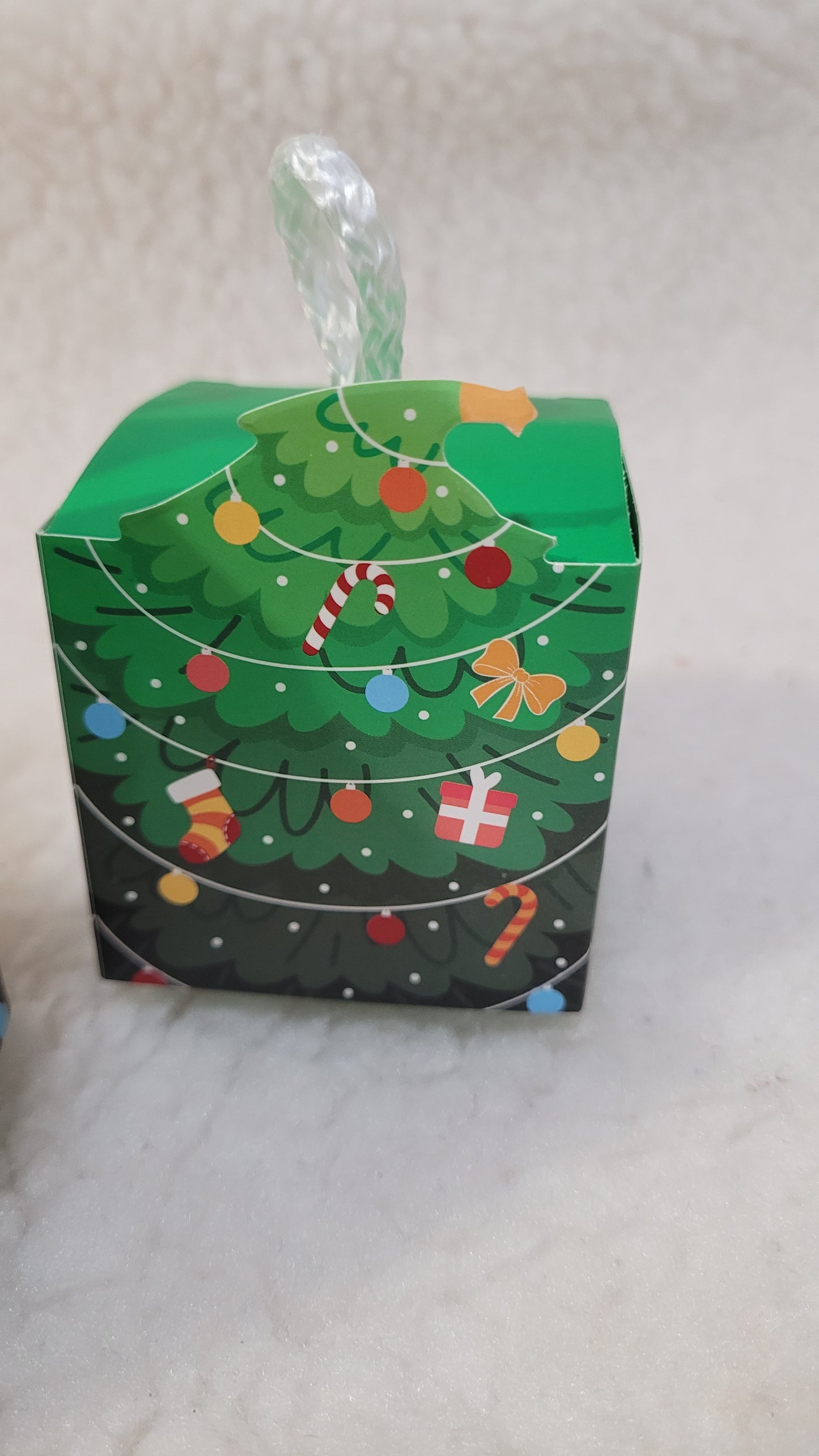 Luces bajo el árbol