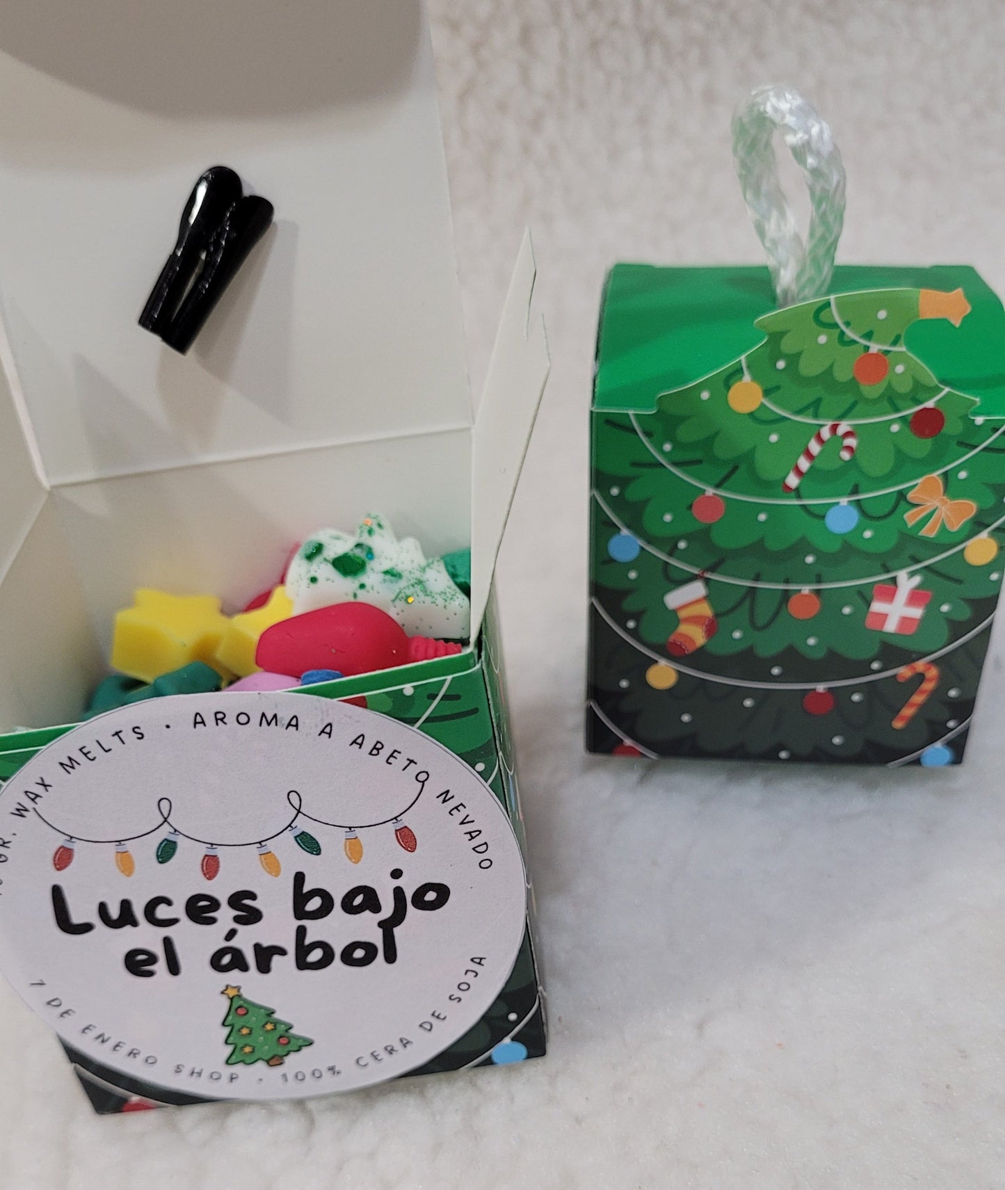 Luces bajo el árbol